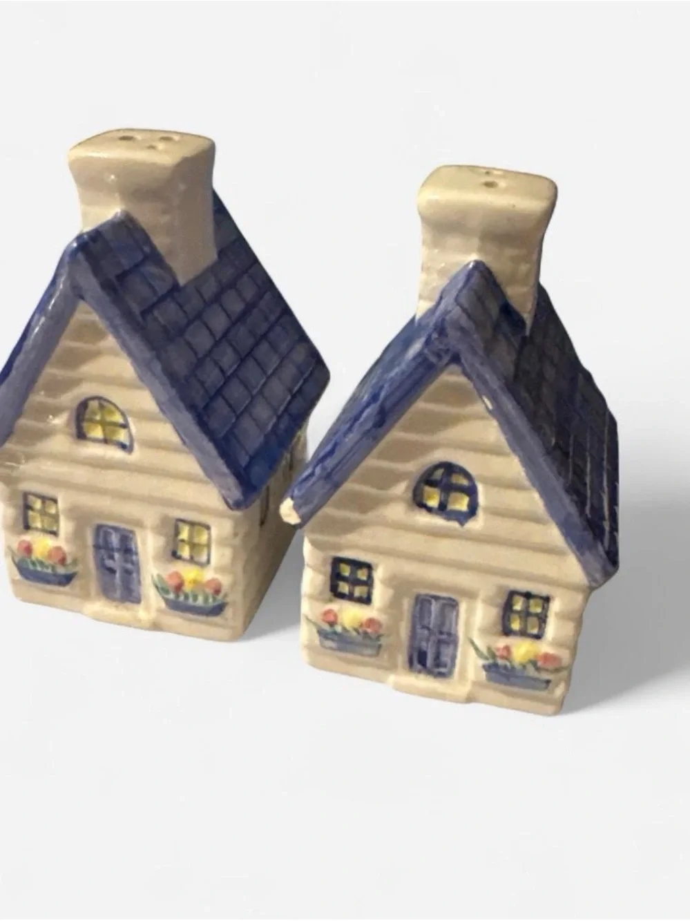 Salt & Pepper Shakers Blue Cottage-  House  Set! Farm House Country. Granny's